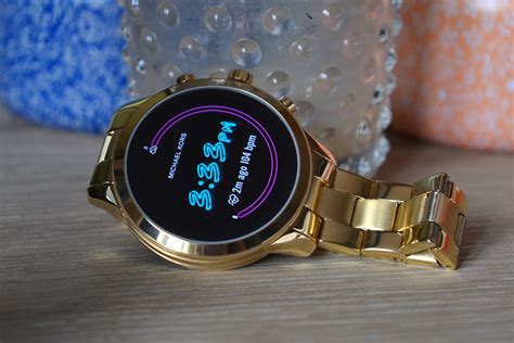 Samsung Galaxy Watch vs. Michael Kors Access Runway